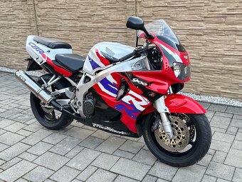 HONDA CBR 900 SC33 - 2