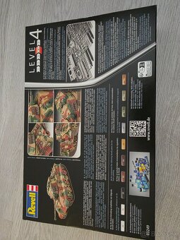 Revell Tiger II - 2