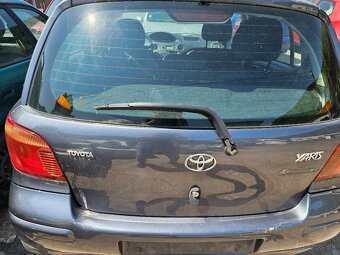 Toyota Yaris 1,33 a Corolla 1,8 4x4, rôzne diely. - 2