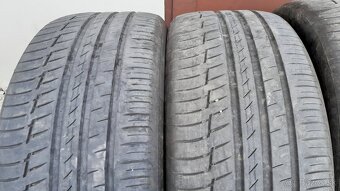 275/40 r22 - 2