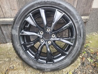 Zimní sada Volkswagen T7 R18 Toshima - 2