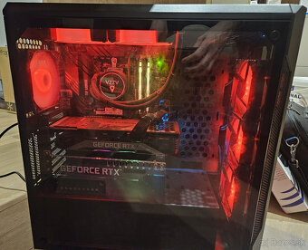 AMD Ryzen 7 5800X, GeForce RTX 3080 Ti, 32 GB RAM DDR 4 - 2