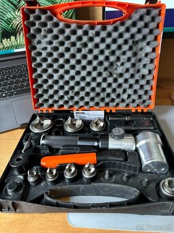 Predám hydraulickú dierovaciu pumpu Alfra Tristar Plus - 2