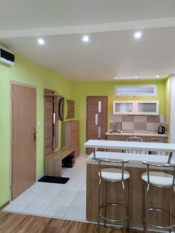 Prenájom 2,5 izbového bytu. - 2