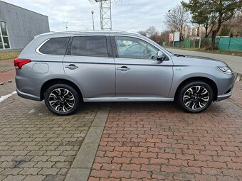 Mitsubishi Outlander 2.0 PHEV 4x4 - 2