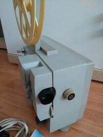 Stará premietačka, projektor Rus (CCCP)- funkčná. - 2