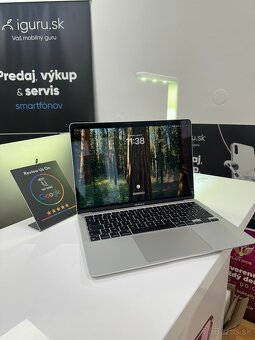 Apple MacBook Air M1 13,3 8/256 - 2