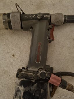 Nitovacia pistol pneumaticka - 2