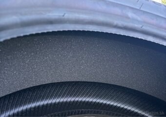 Tesla model y Hankook R19 Sound Absorber - 2