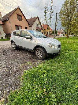 Nissan - 2