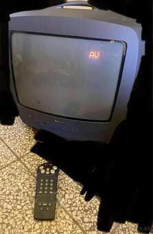 Predám plne funkční strary televízor z ovládačom philips 14p - 2
