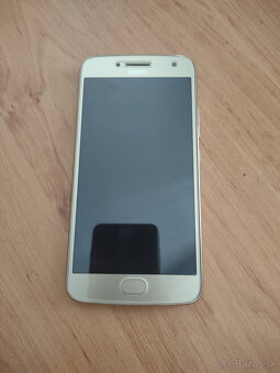 Motorola Moto G5 Plus Gold - 2