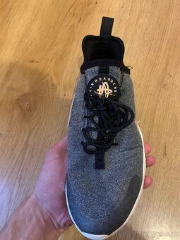 Predám dámske NIKE 37,5 - 2