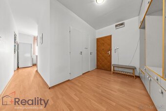 Veľký trojizbový byt v najlepšej lokalite Dunajskej Stredy - 2