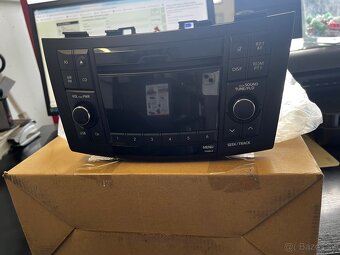 Suzuki Swift autorádio originál - 2