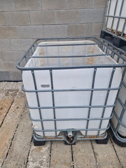 IBC kontajner biely vyrezaný - 2