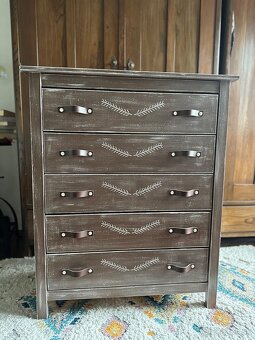 Ručně vyrobená komóda - 2