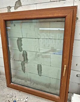 Plastové okno zlatý dub - 2