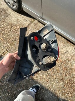 Zadné svetla honda civic - 2