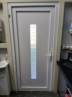 Plastové dvere 90 pravé - 2