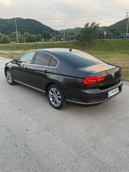 VW Passat, manuál, 141 xxx km, highline, BEZ ad blue - 2