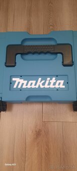 AKU VŔTACÍ SKRUTKOVAČ A UŤAHOVÁK MAKITA - 2