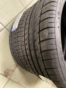 215/35 r19 letné - 2