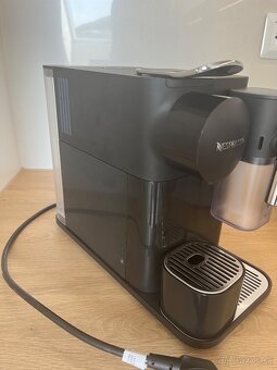 Kavovar Nespresso-Lattissima One - 2