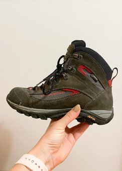 Turisticke topanky La Sportiva - 2