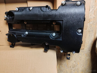 predam na opel 1.4,b1.6b 2,0b veko ventilou zo separatorom - 2