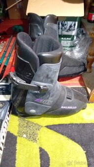 Lyžiarska výstroj 180cm ,lyžiarky 40 ,palice - 2