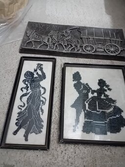 Obraz drevený, vyšívaný - 2