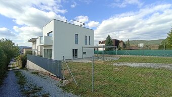 TOCA real - predaj - štýlový dvojpodlažný RD v obci Hôrky - 2