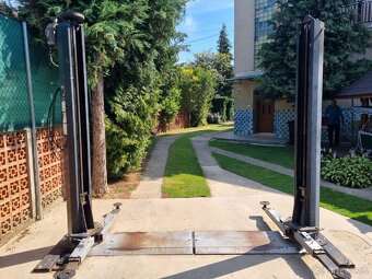 Dvojstlpovy zdvihák 3 t - 2