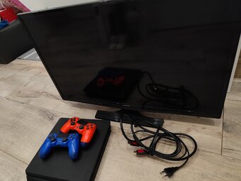 Playstation 4 slim - 2