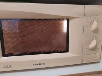 Predám mikrovlnnú rúru - 2
