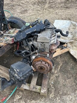 Motor bmw e36 316i - 2