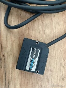 OMRON ZX1-LD100A81 SMART SENSOR - 2