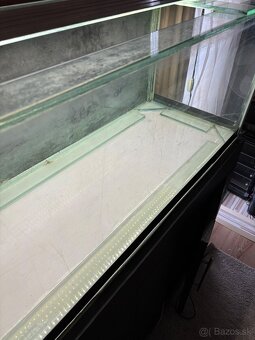 Predam 200l akva aj so stolikom 70eur - 2