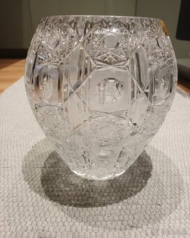 Brúsené sklo Bohemia Crystal - baňatá váza - 2