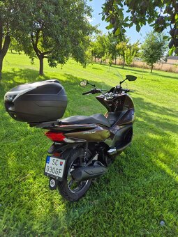 Predám Honda Pcx 125 rv 2017 13000 km - 2