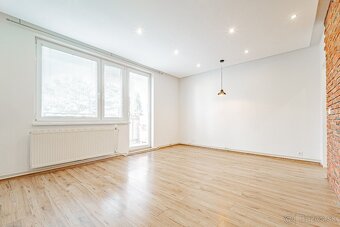 Na predaj 2 izbový byt kompletná rekonštrukcia v Nemšovej - 2