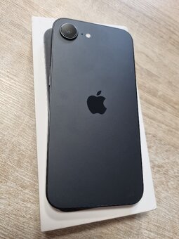 Apple iPhone 16e 128GB - 2