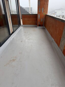 Pomocnik / Izolater ploche strechy. - 2