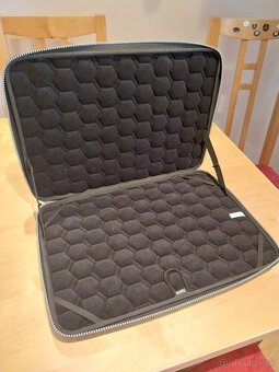 Tvrdý obal na notebook 15,6" - 2