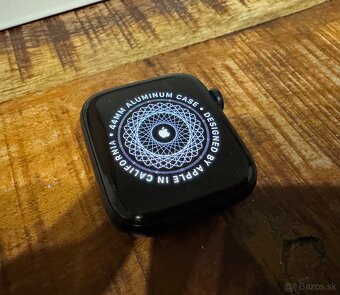 Predám Apple watch se (gen.2) 44mm Midnight - 2