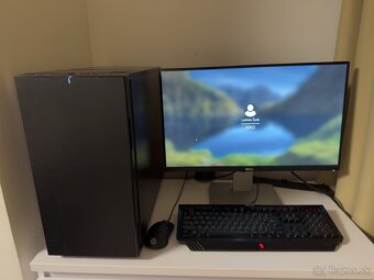 Herne PC + QHD monitor – i5, GTX 1070, 16GB RAM - 2
