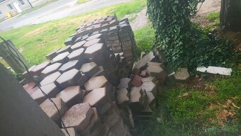 Predám zamkovú dlažbu. - 2