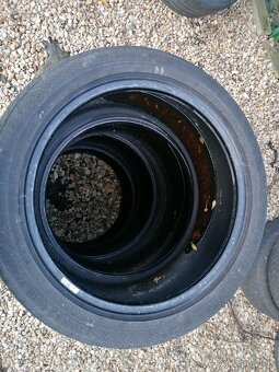 Barum 235/45r18 4ks Cena spolu 35e - 2