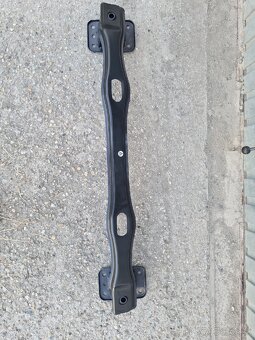 Vystuha pod zadny naraznik Bmw x5 - 2
